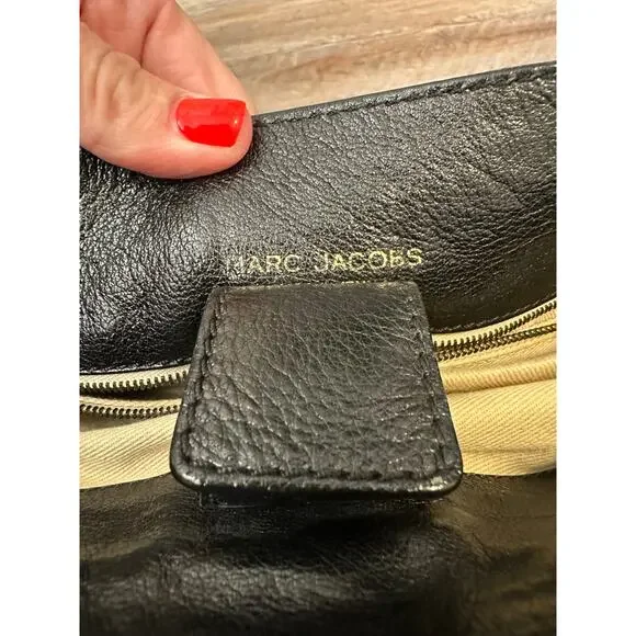Marc Jacobs Mischa Shoulder Bag in Black - Picture 2 of 10